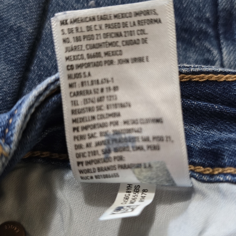 American Eagle Shorts Womens 4 Tomgirl Short Mid Rise Distressed Cuffed - Picture 10 of 10